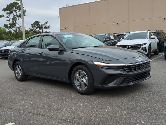 New 2026 Gray Hyundai SE image 28