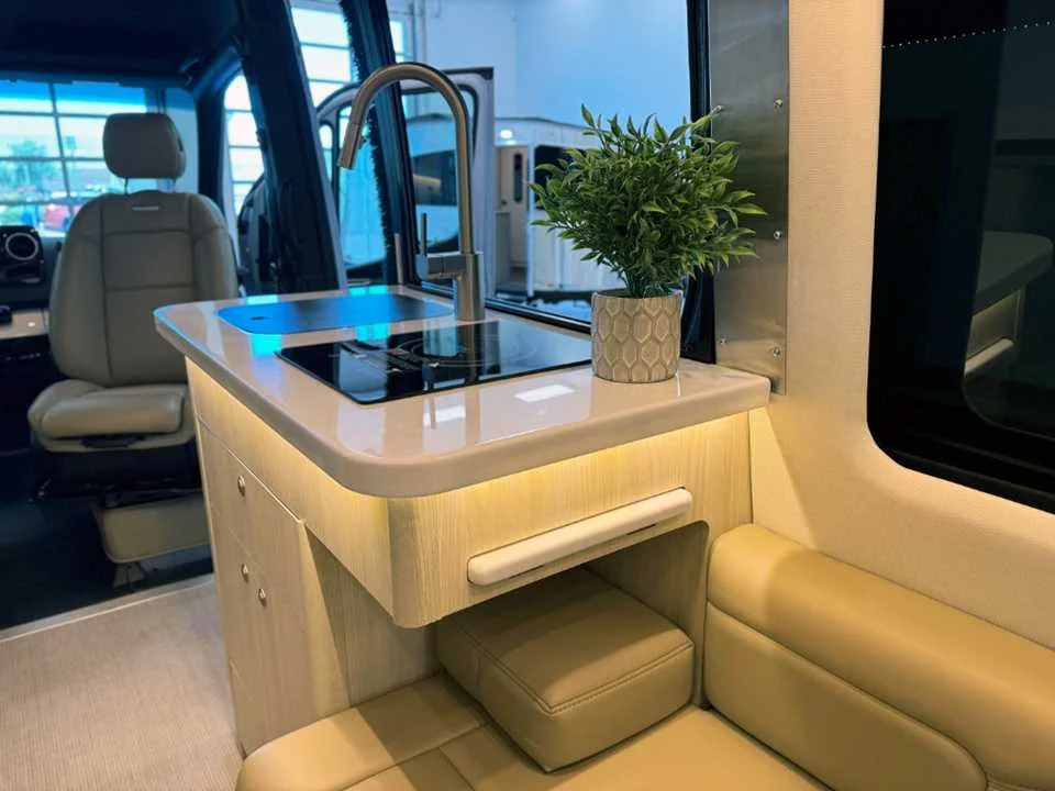 New 2026 SILVER AIRSTREAM  image 38