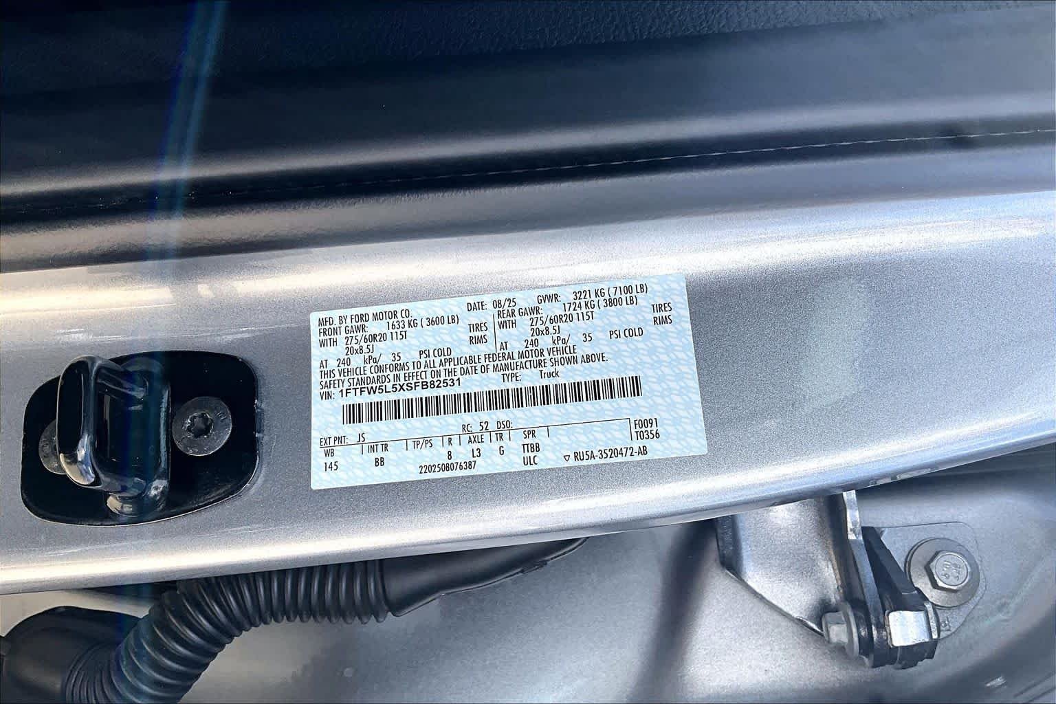 Used 2025 Iconic Silver Metallic Ford LARIAT image 37