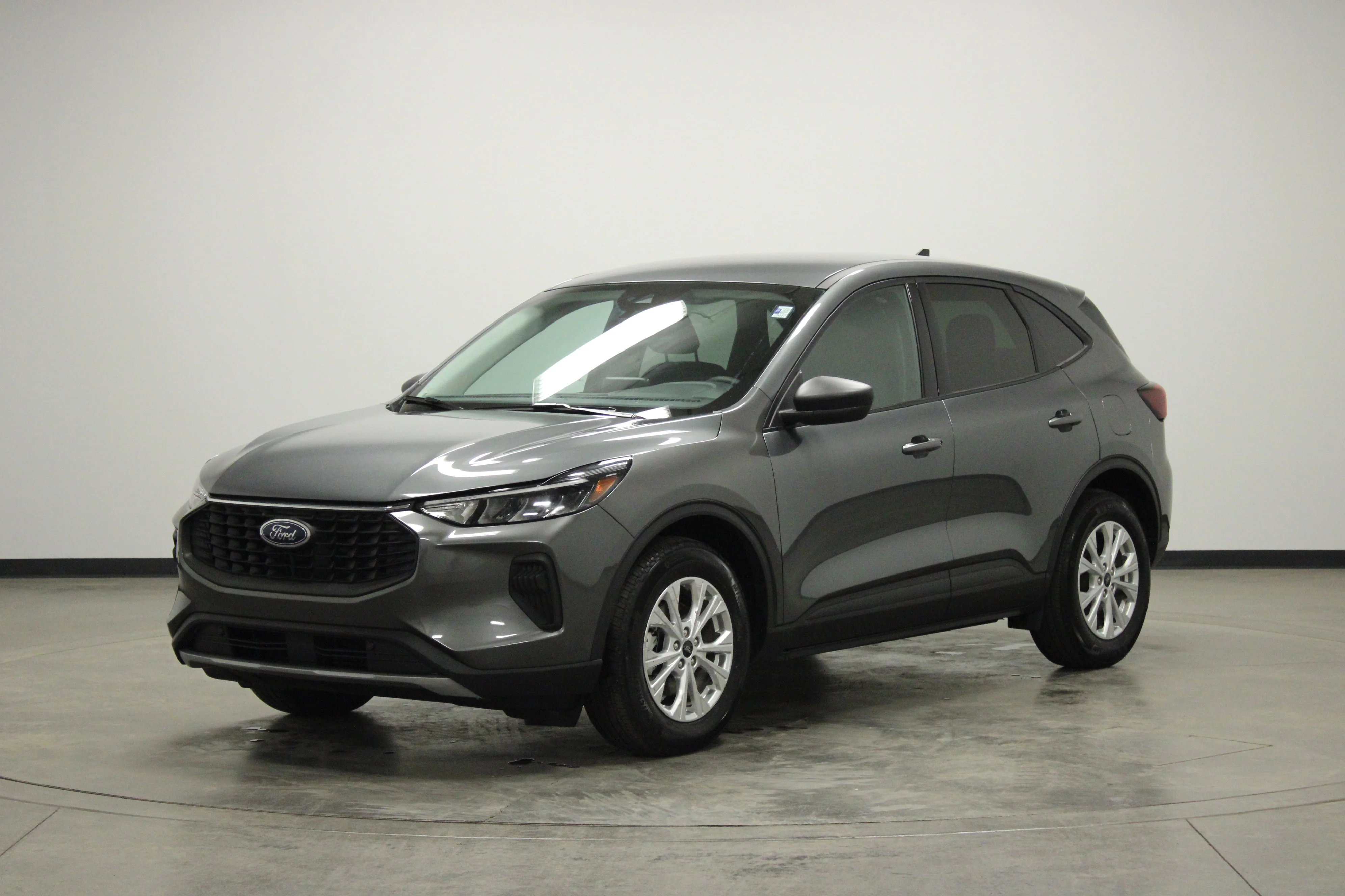 Used 2025 Gray Metallic Ford Active image 4