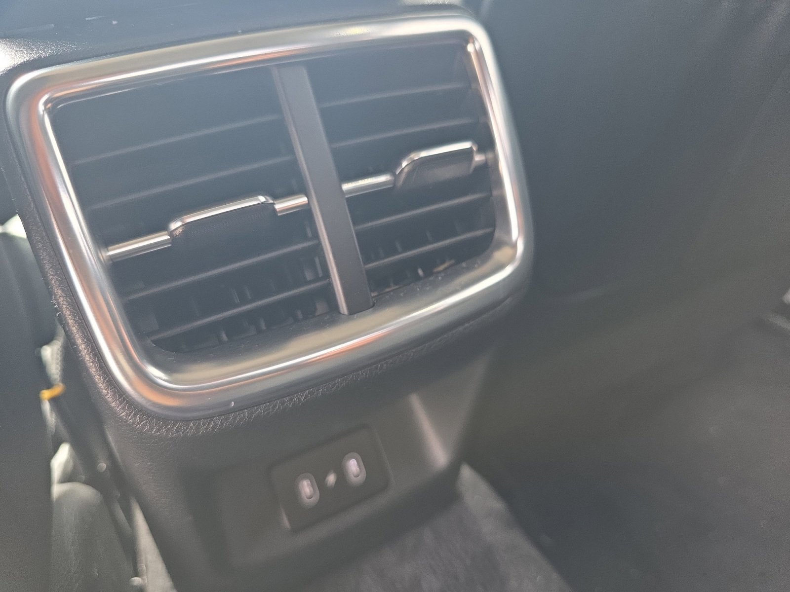 Certified Used 2025 Snow White Pearl Kia EX image 22