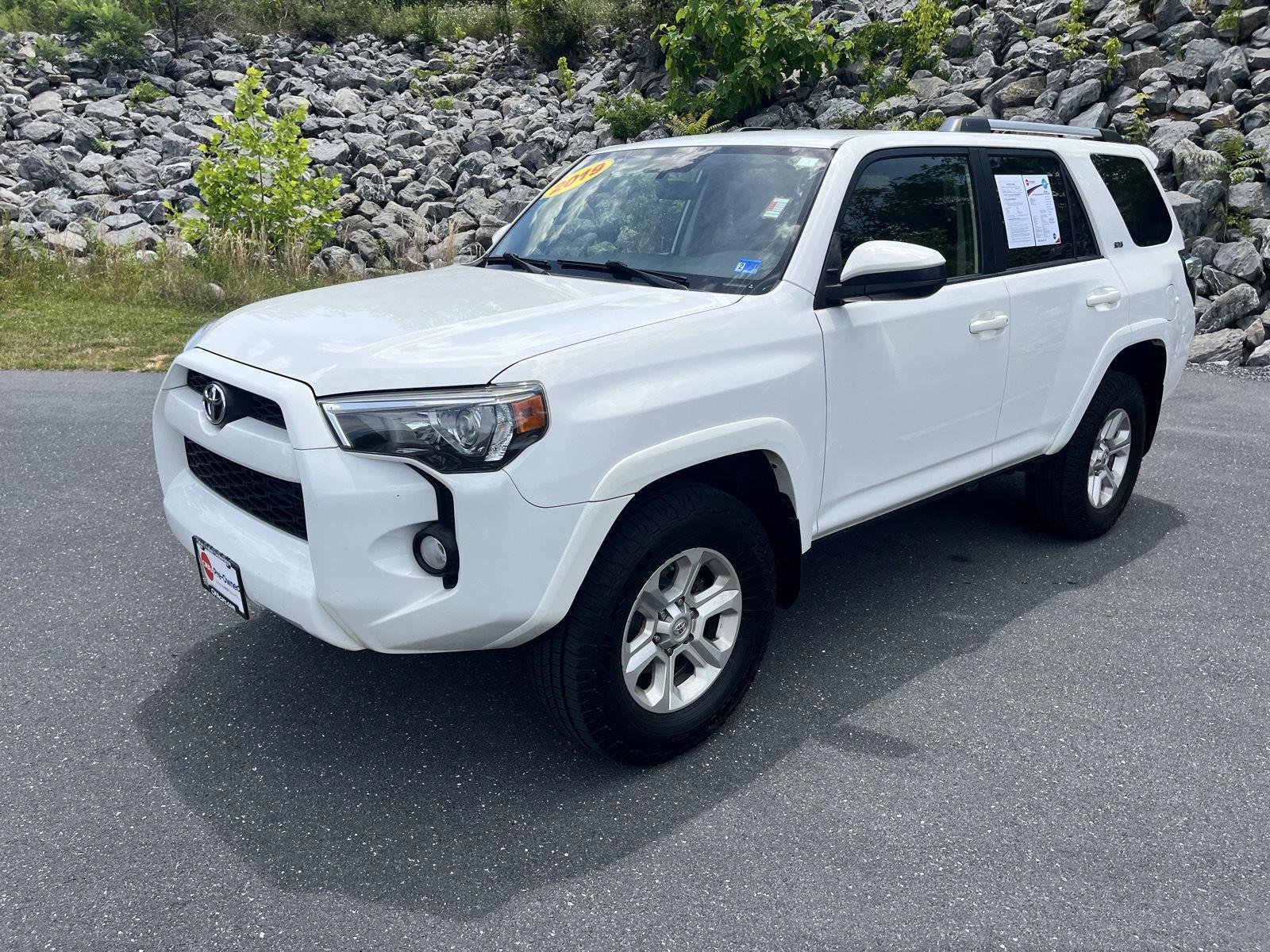 Used 2019 Super White Toyota SR5 image 4