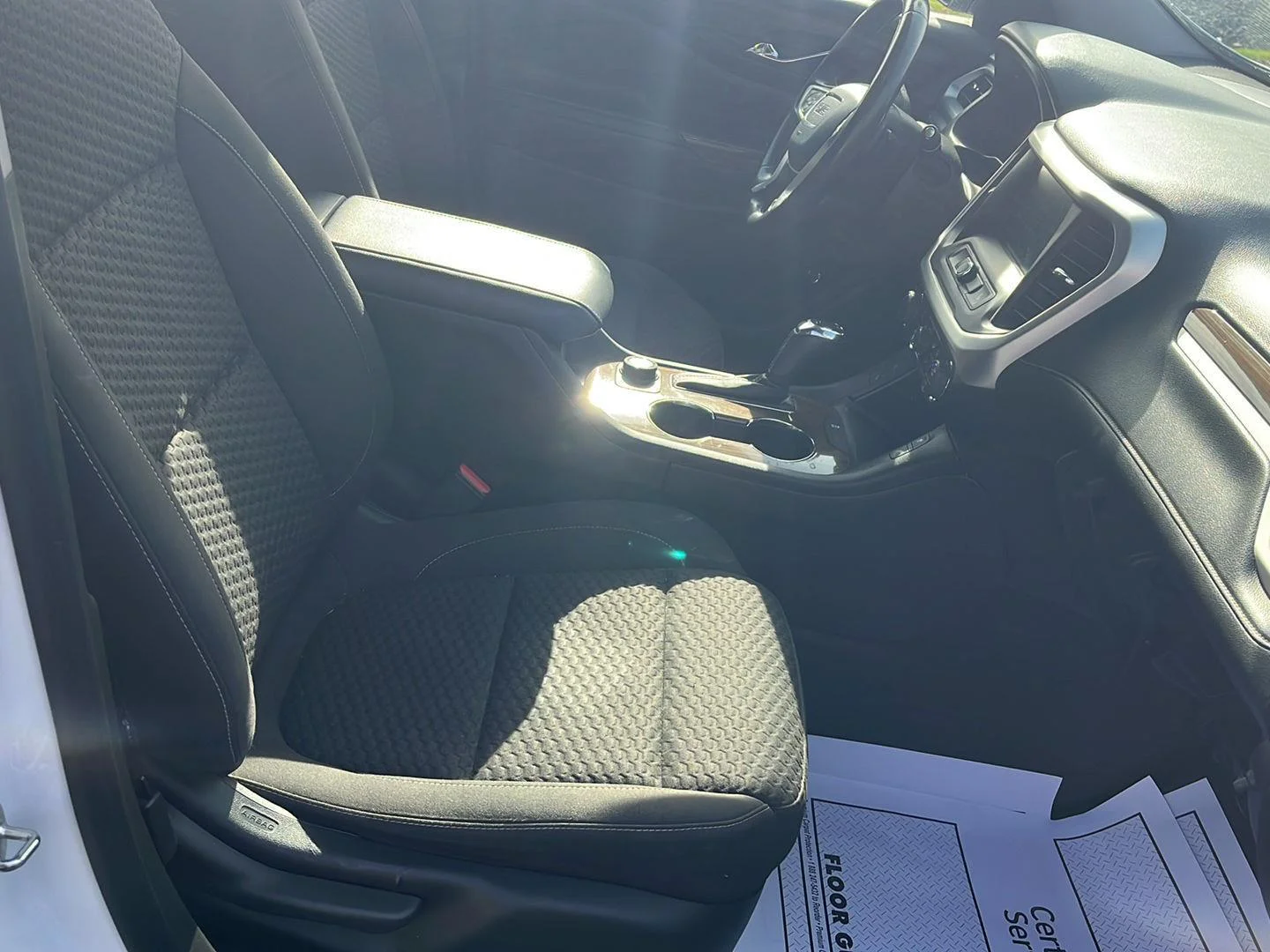 Used 2019 SUMMIT WHITE GMC SLE image 30