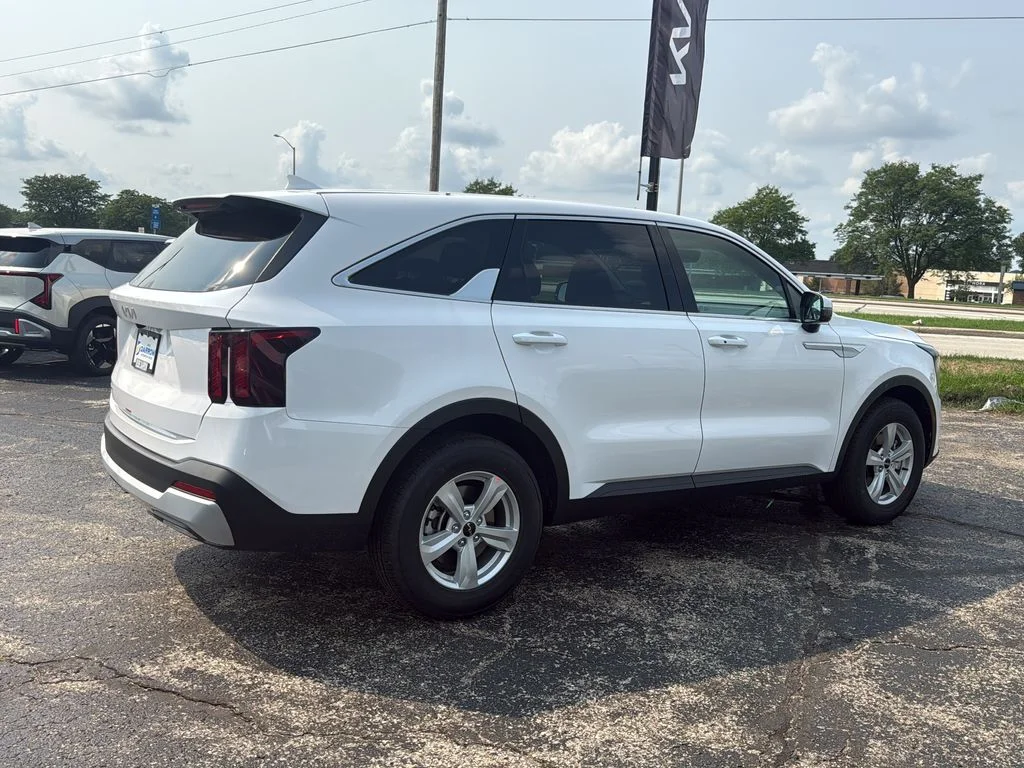 New 2026 Glacial White Pearl Kia LX image 5