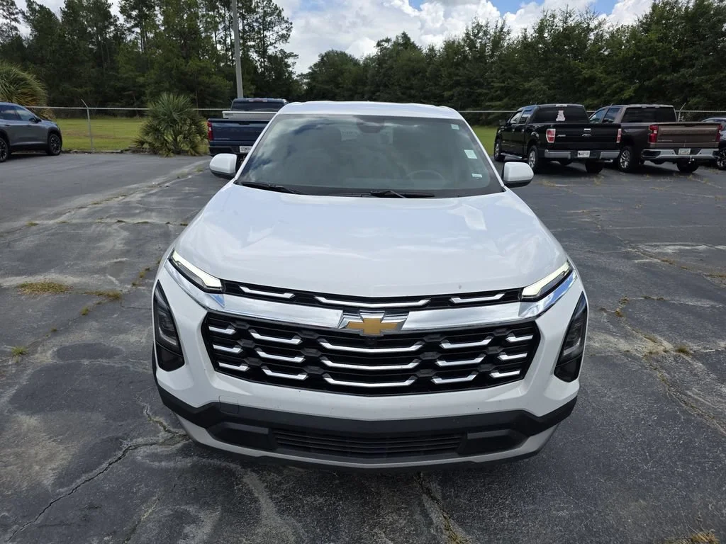 Used 2026 Summit White Chevrolet LT image 6