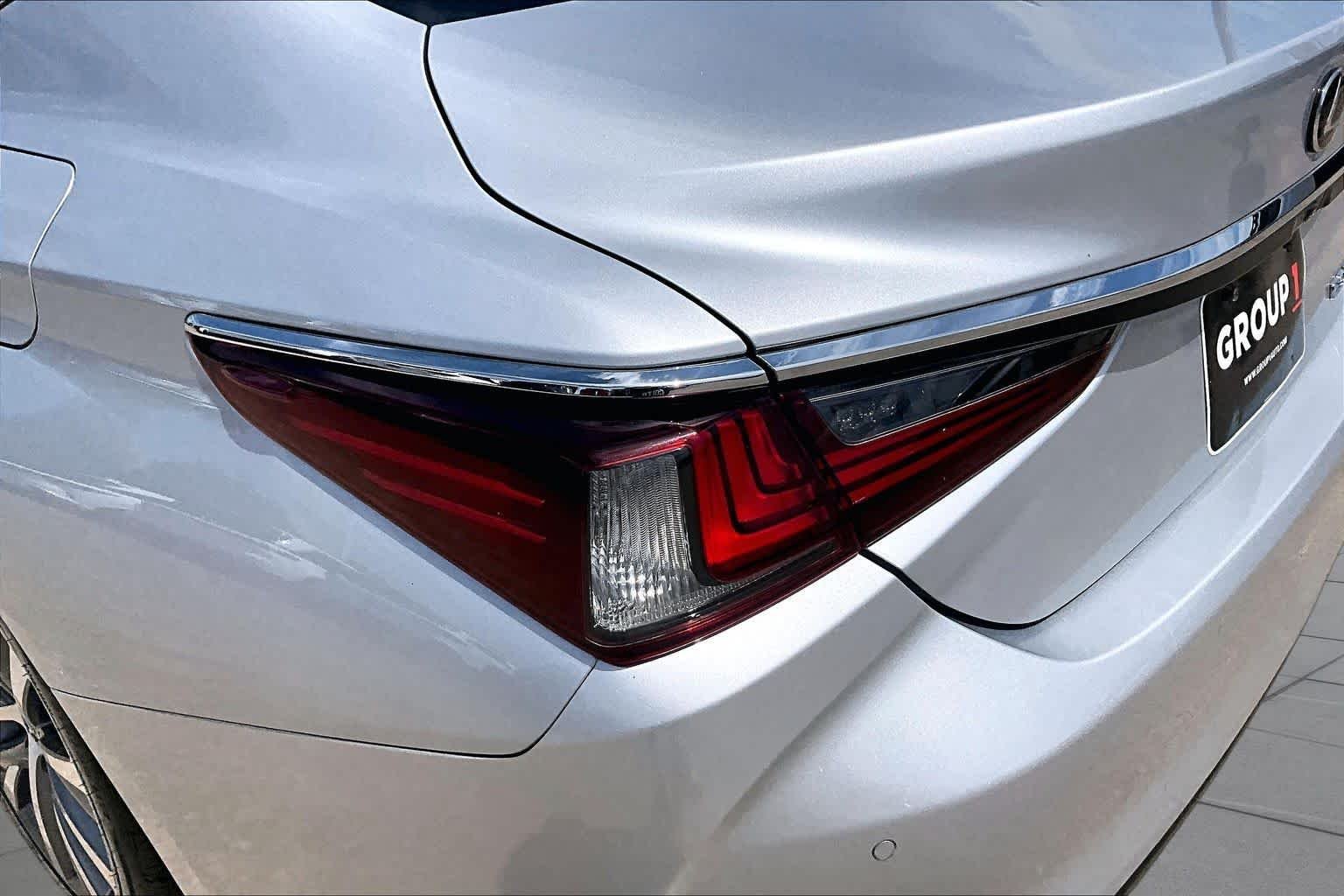Used 2021 Silver Lining Metallic Lexus  image 29