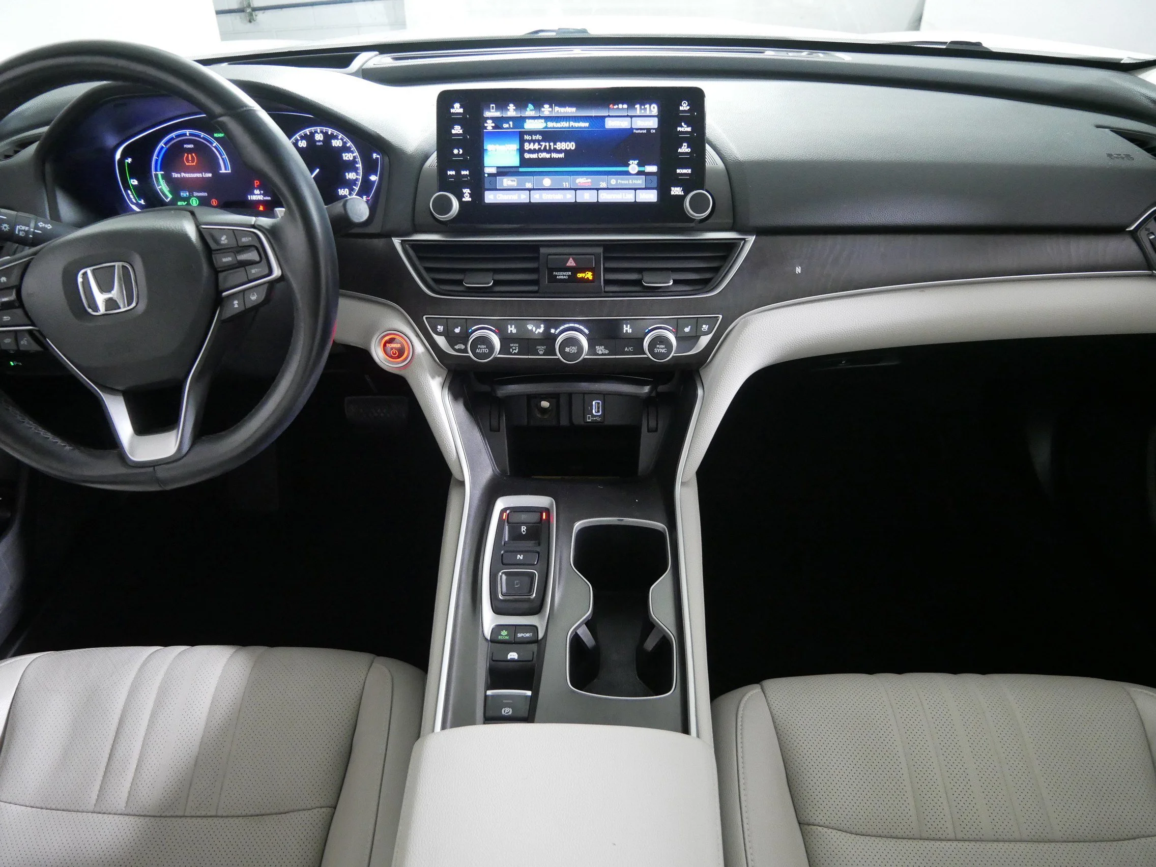 Used 2018 White Orchid Pearl Honda Touring image 10