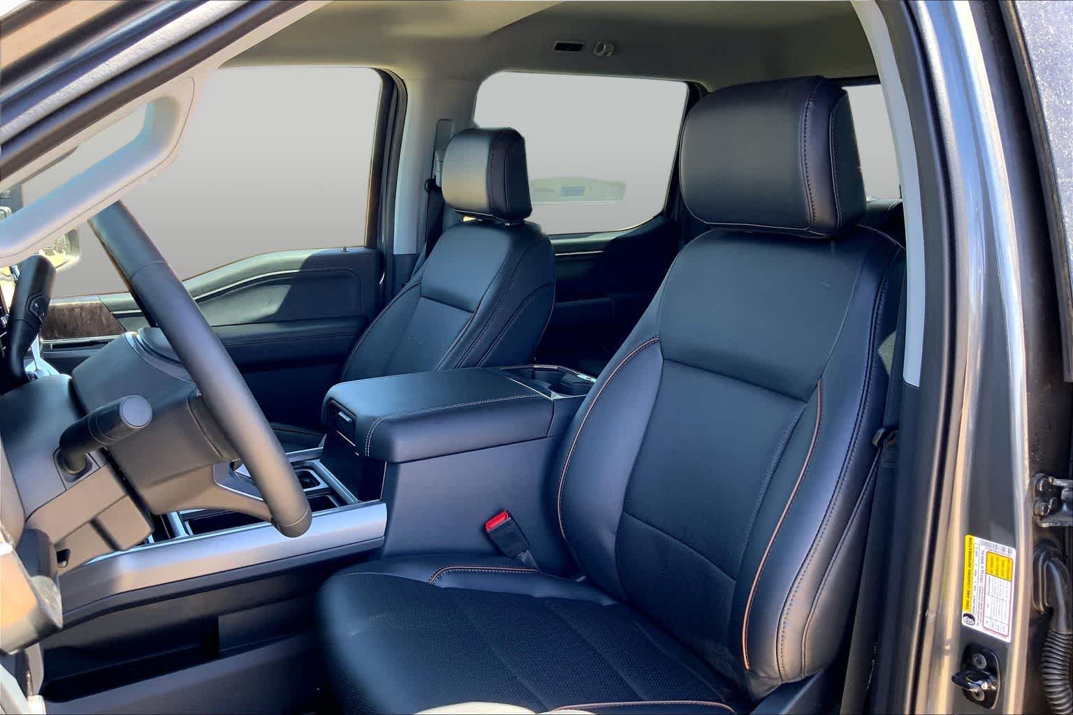 New 2026 Carbonized Gray Metallic Ford F-350® Lariat® image 9