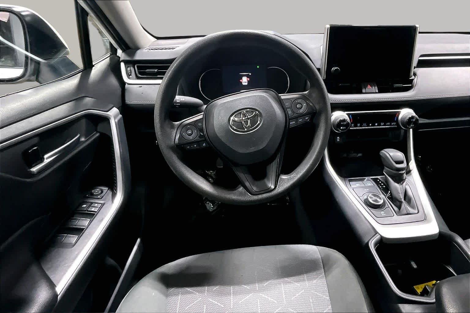 Used 2025 Ice Cap Toyota Hybrid XLE image 6