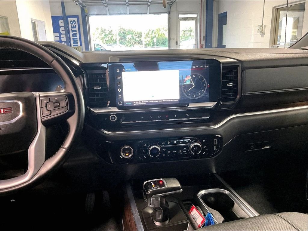 Used 2023 Silver GMC SLT image 18