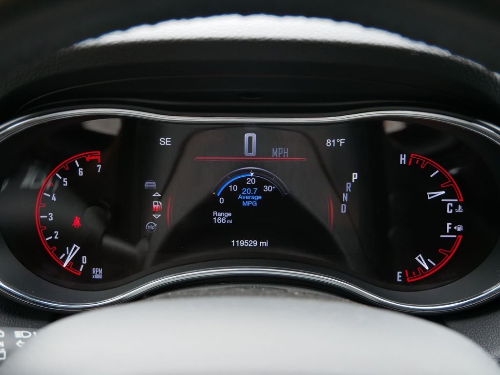 Used 2018 White Dodge SXT image 20