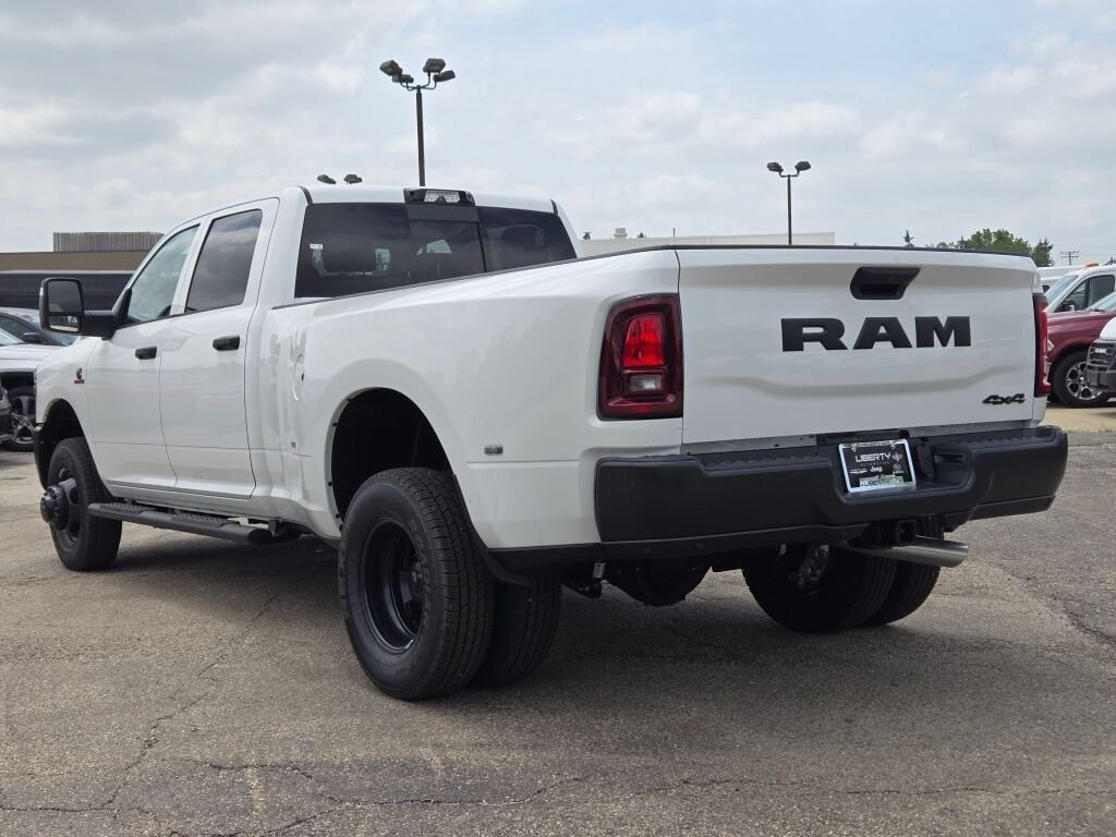 New 2026 Bright White Clear-Coat Exterior Paint RAM Tradesman image 16