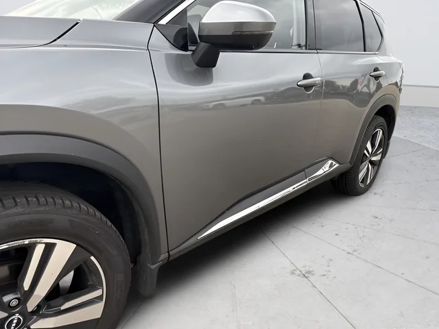 Used 2023 Gray Nissan SL image 29