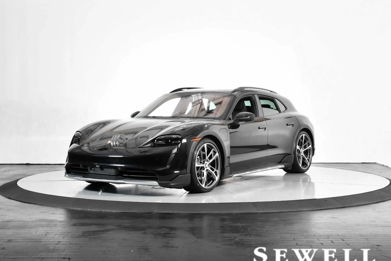 2021 Porsche Taycan Cross Turismo's photo