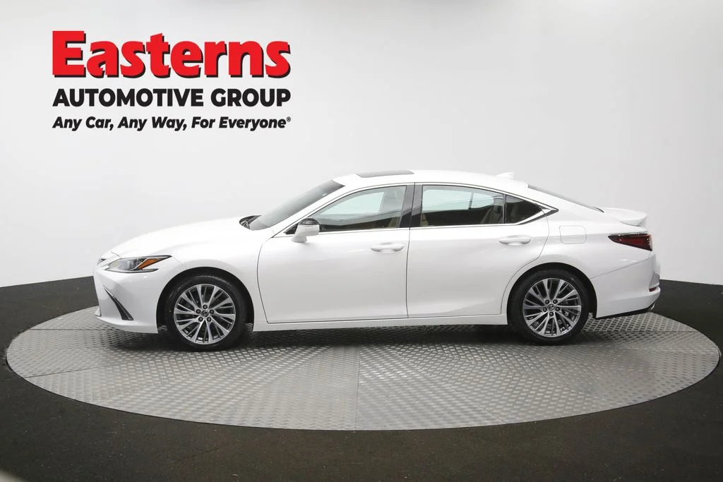 Used 2021 White Lexus 350 image 62