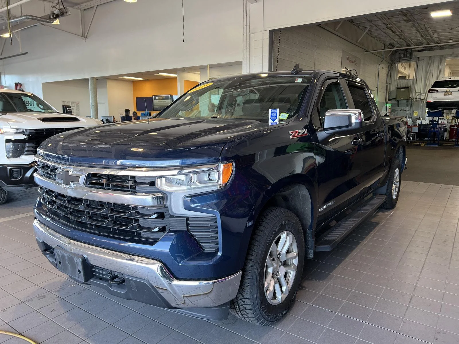 Used 2023 Northsky Blue Metallic Chevrolet LT image 5
