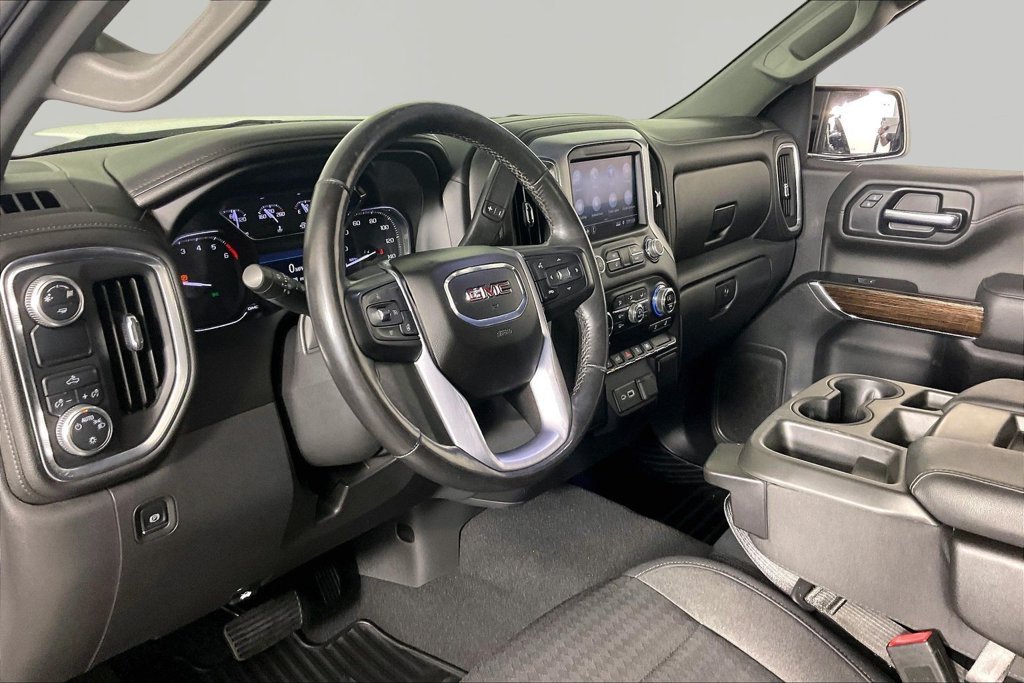 Used 2019 White GMC SLE image 15