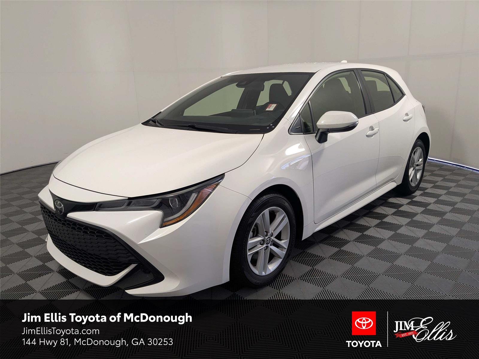 Certified Used 2022 Super White Toyota SE image 1