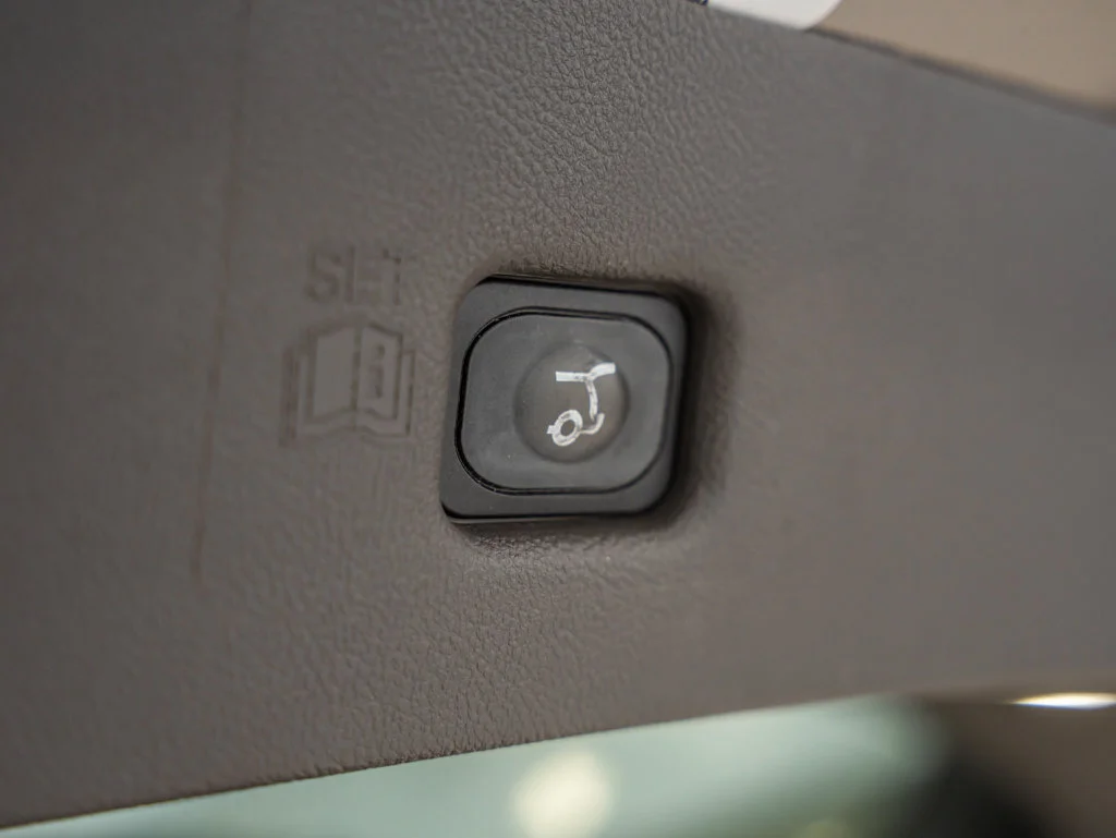 Used 2020 Iced Mocha Lincoln Reserve image 22