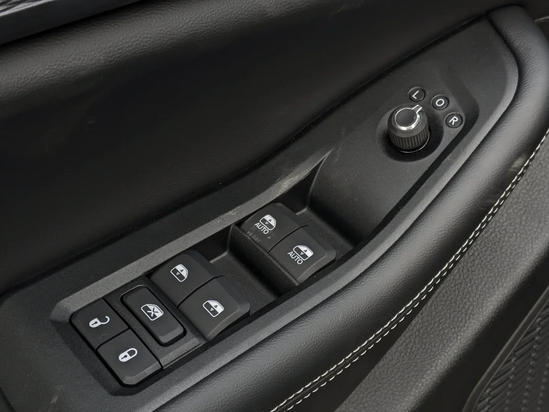 New 2025 Black Jeep Altitude - - 4x4 - Power Sunroof - Power Liftgate - Wireless Charging - 20 Black Wheels & More! image 13