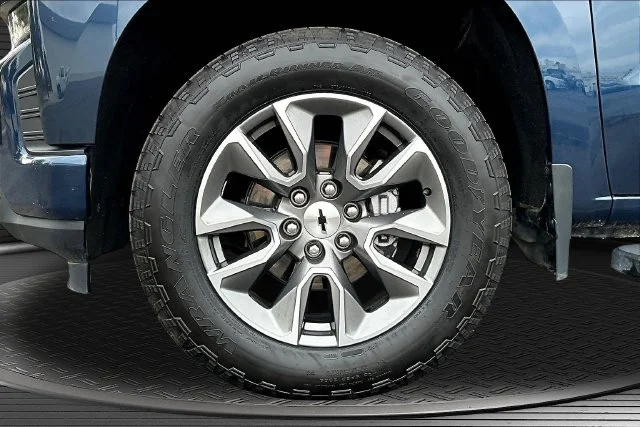 Used 2022 Blue Chevrolet RST image 34
