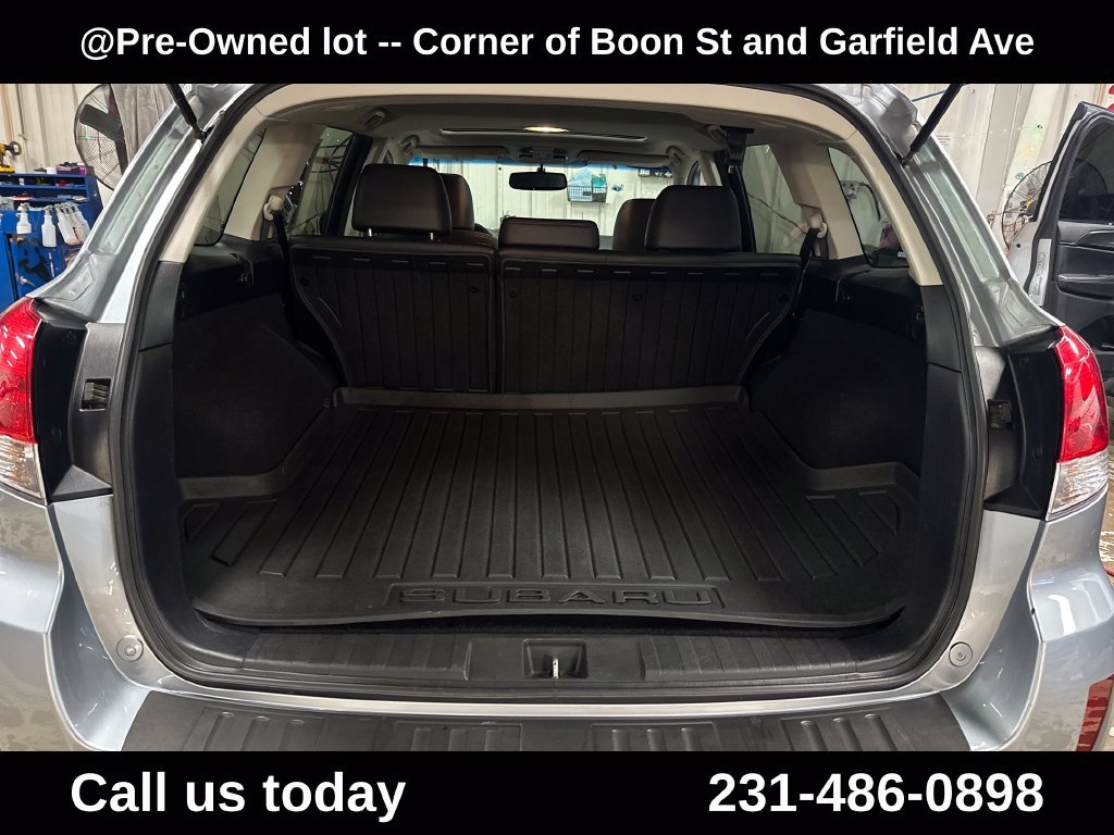 Used 2014 Silver Subaru 2.5i image 26