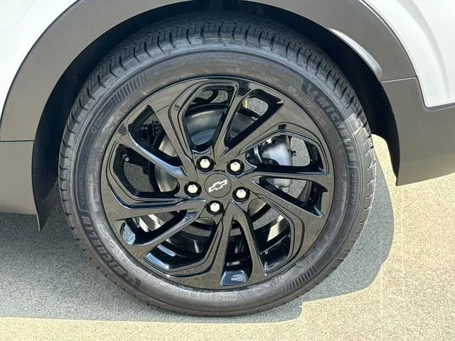 New 2027 Summit White Chevrolet RS image 19