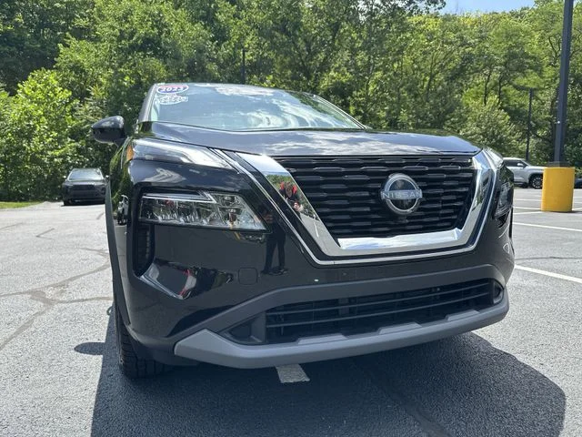 Used 2023 Black Nissan SV image 11