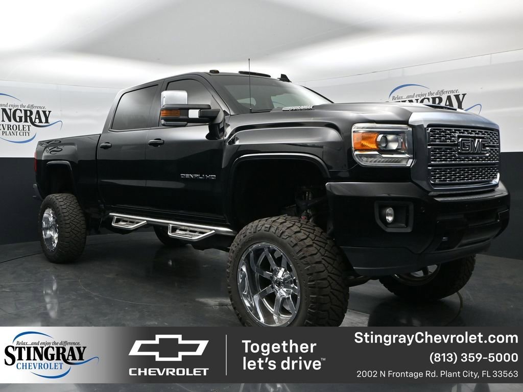 2018 GMC Sierra 4WD Crew Cab Standard Box Denali's photo