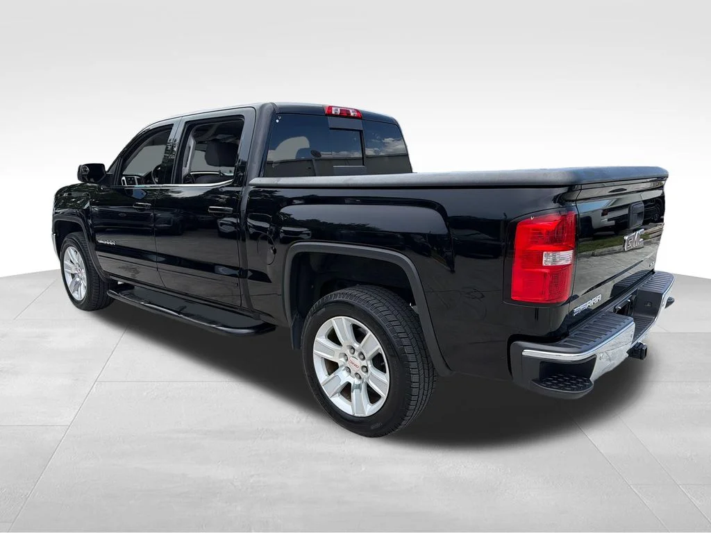 Used 2016 Black GMC SLE image 5