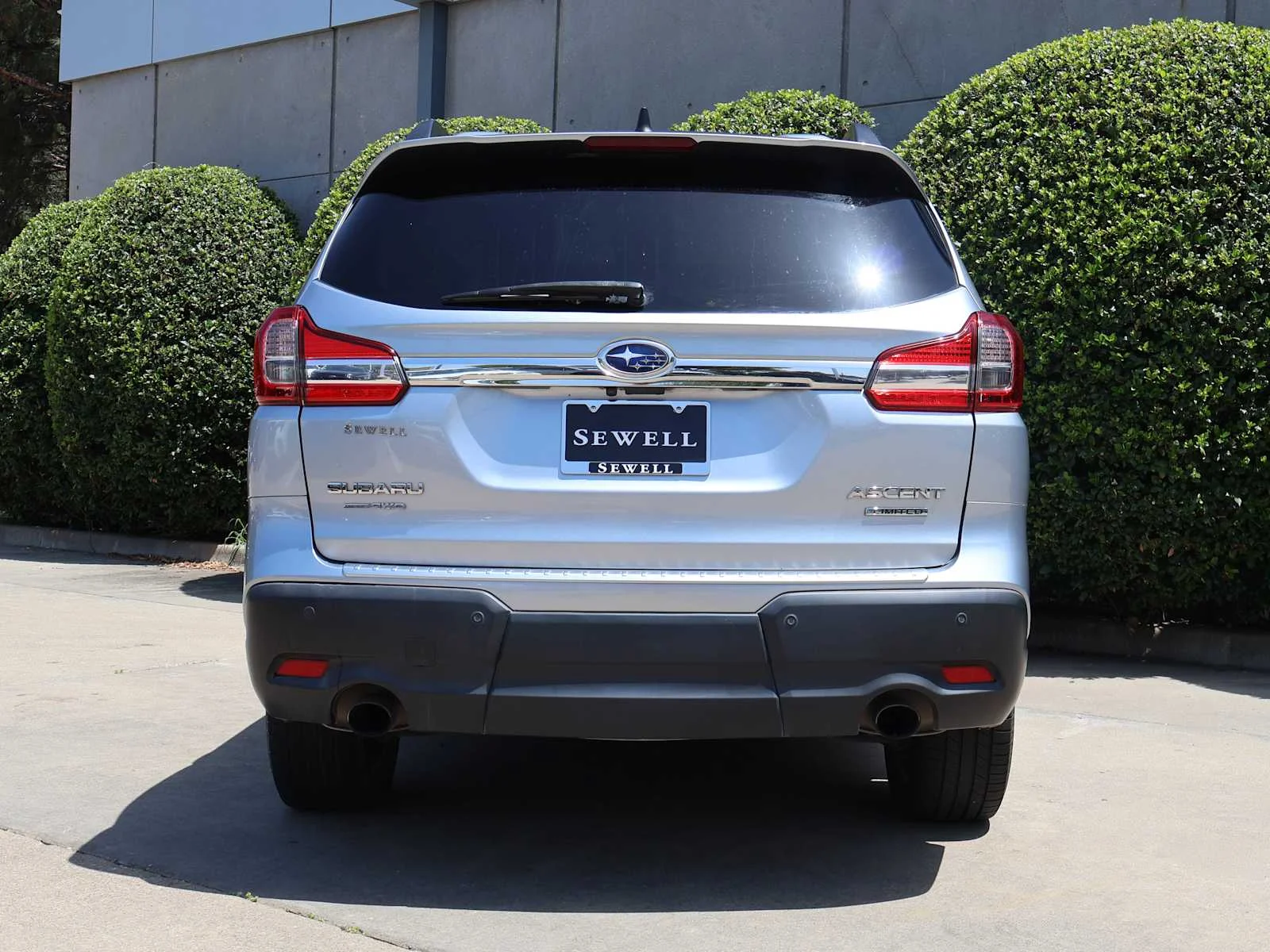 Used 2020 Ice Silver Metallic Subaru Limited image 9