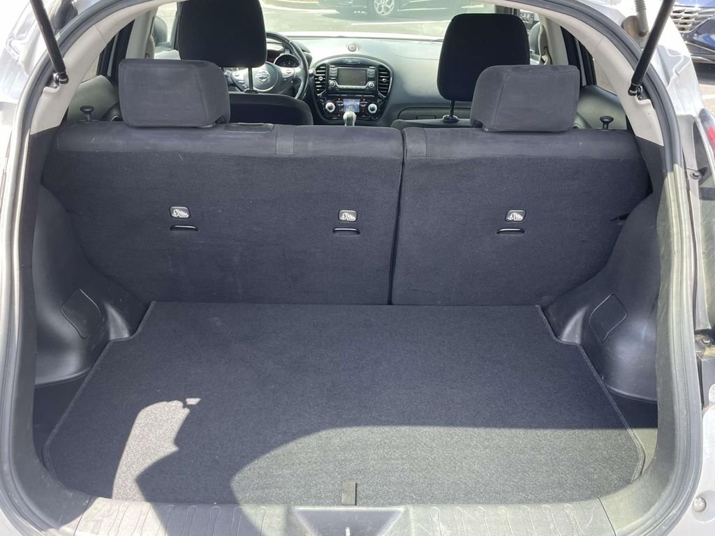 Used 2015 Silver Nissan SV image 8