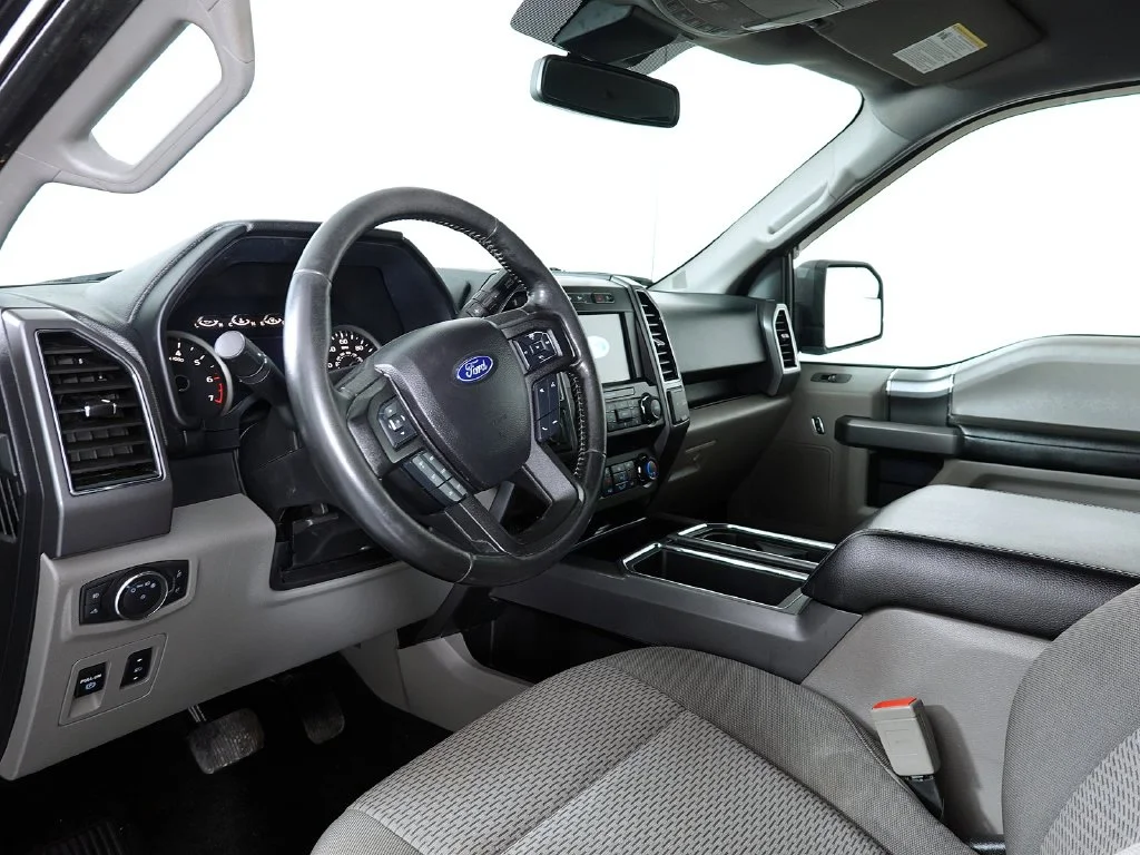 Used 2019 Black Ford XLT image 9