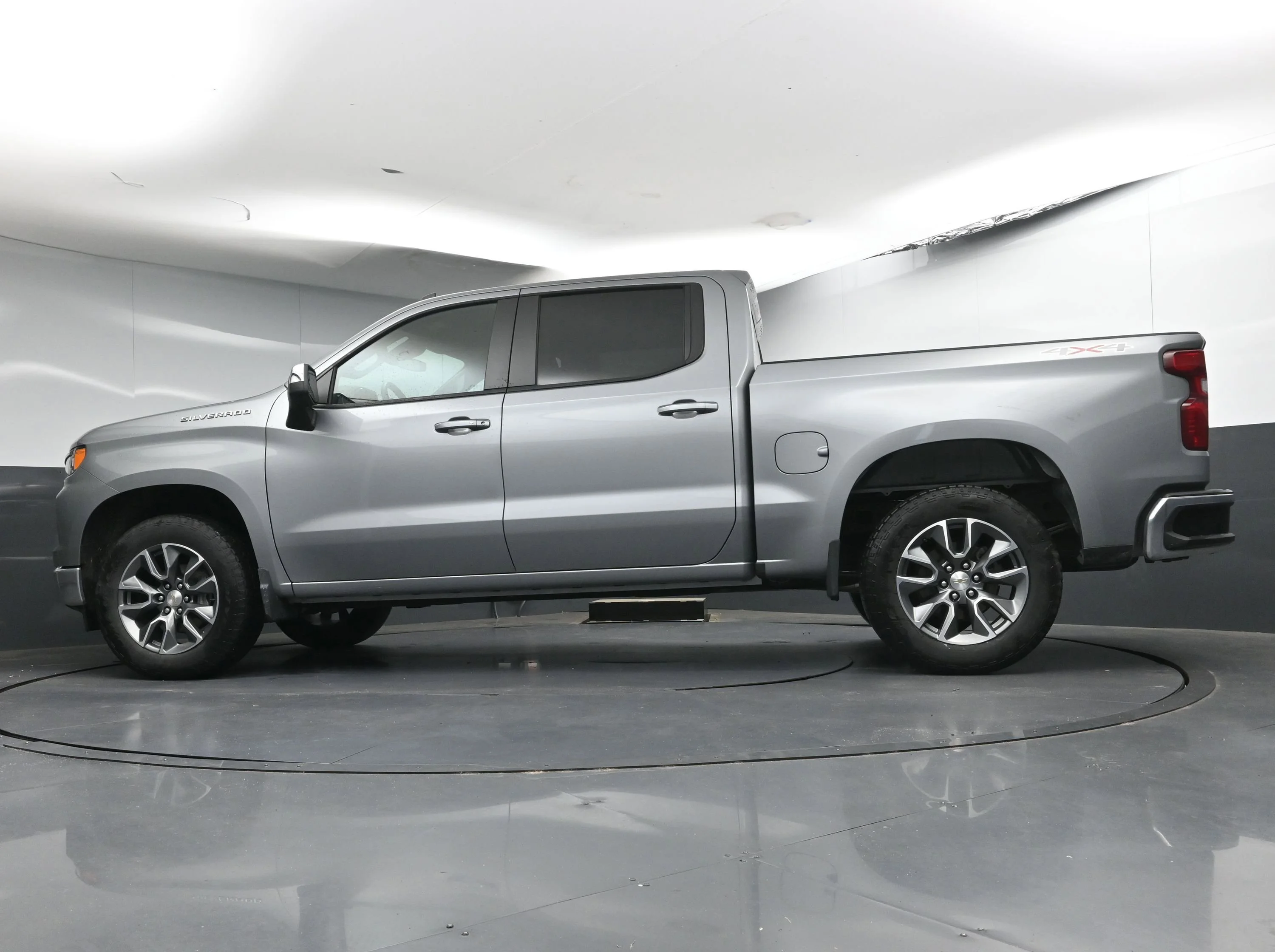 Used 2024 Sterling Gray Metallic Chevrolet LT image 28