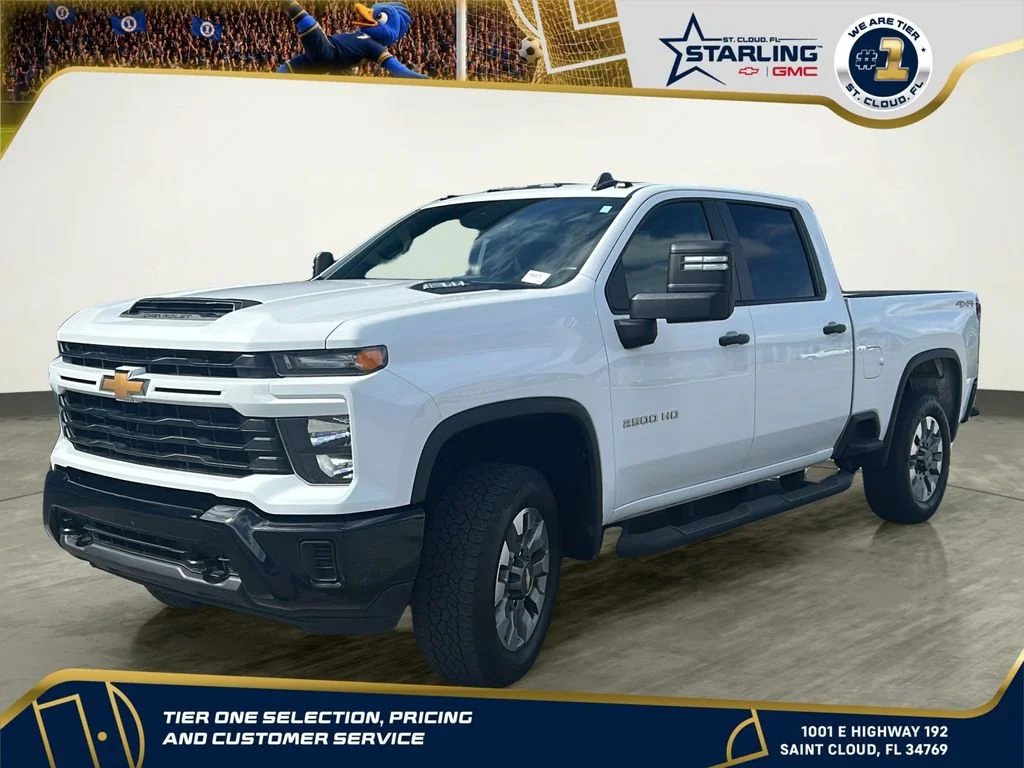 Used 2025 Summit White Chevrolet Custom image 1