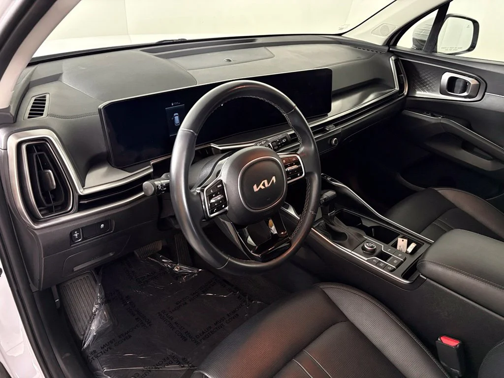 Used 2024 White Kia S image 16