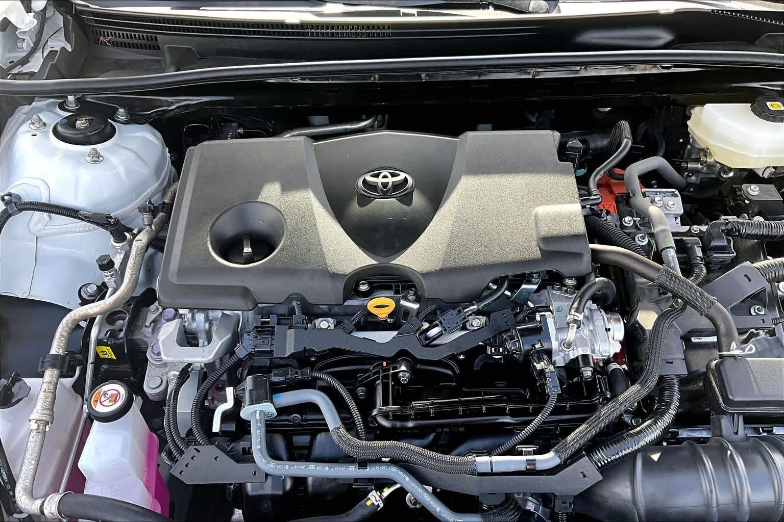 Used 2026 Ice Cap Toyota SE image 32