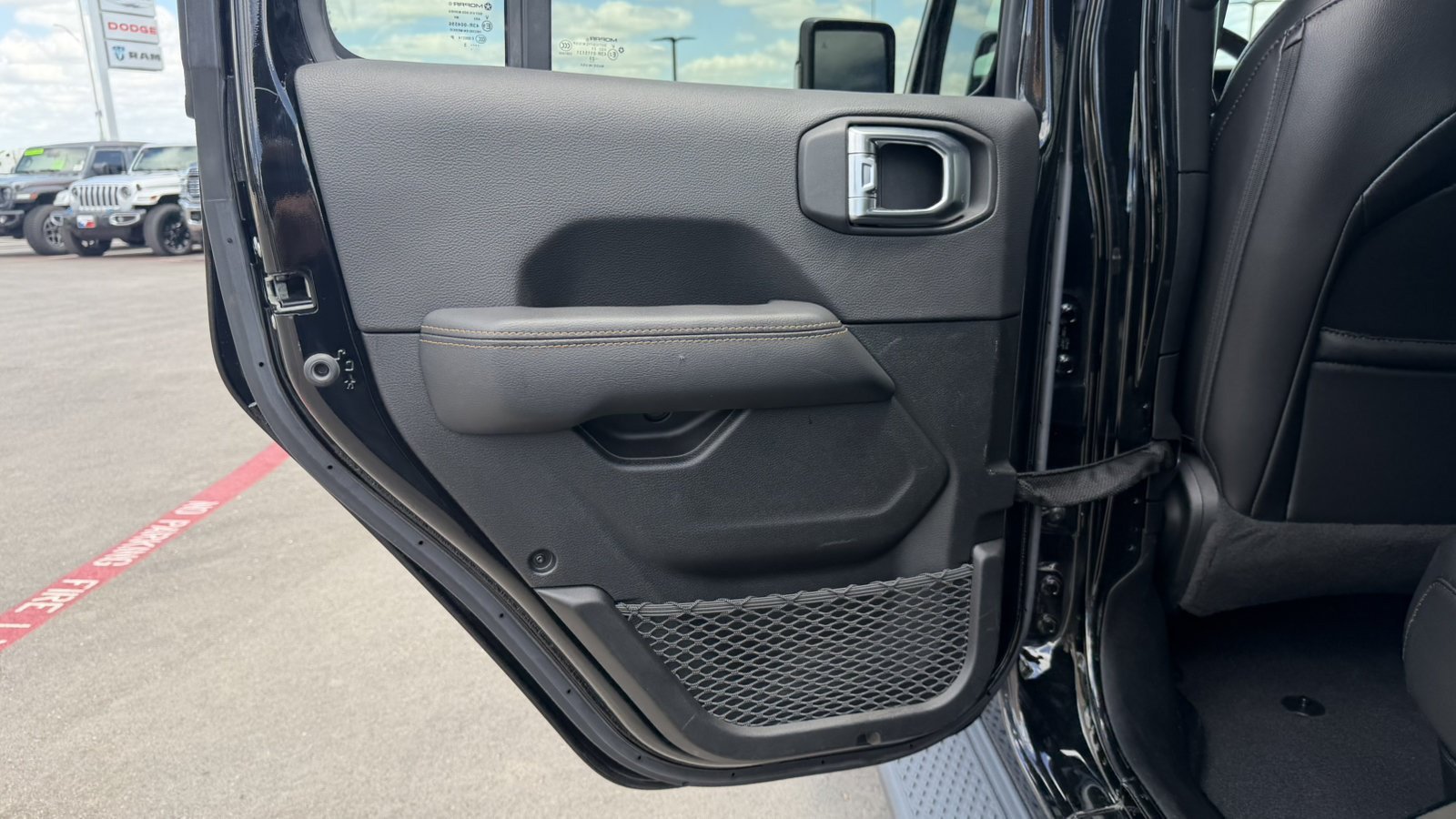 Used 2023 Black Clearcoat Jeep High Altitude image 14