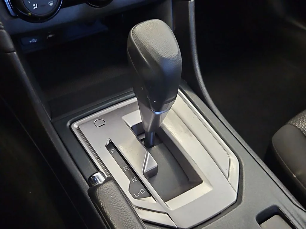 Used 2022 Crystal White Pearl Subaru Base image 20