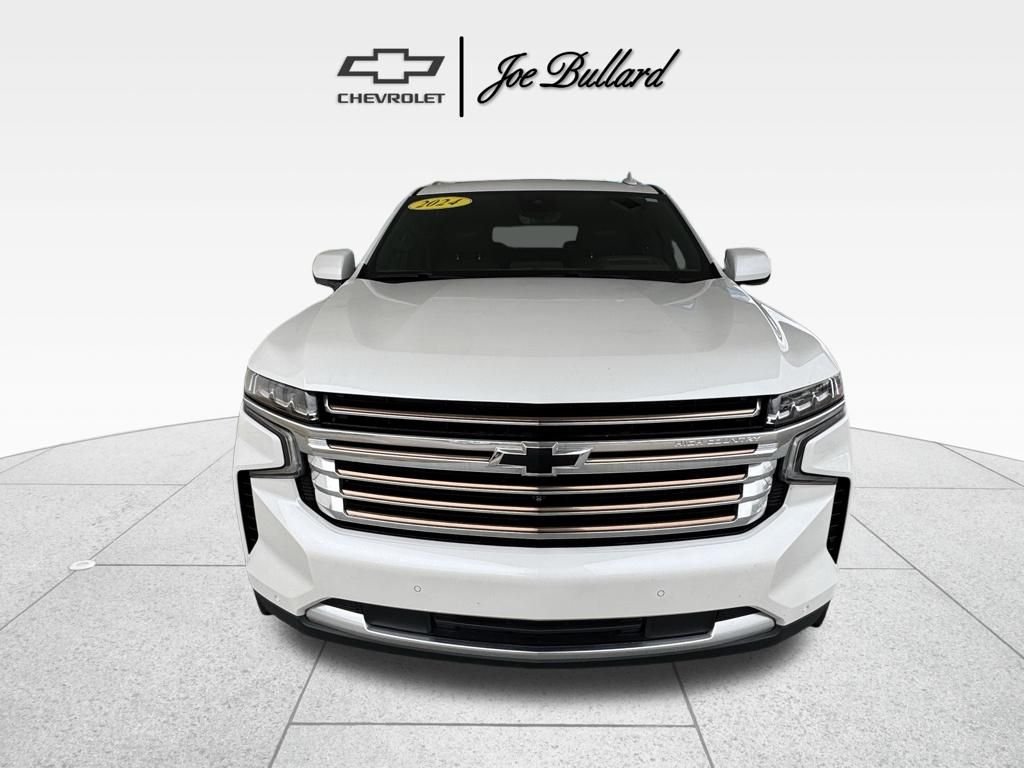 Used 2024 Beige Chevrolet High Country image 3