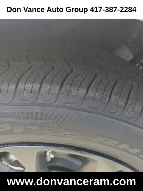 2025 Chrysler Pacifica Select - Photo 26