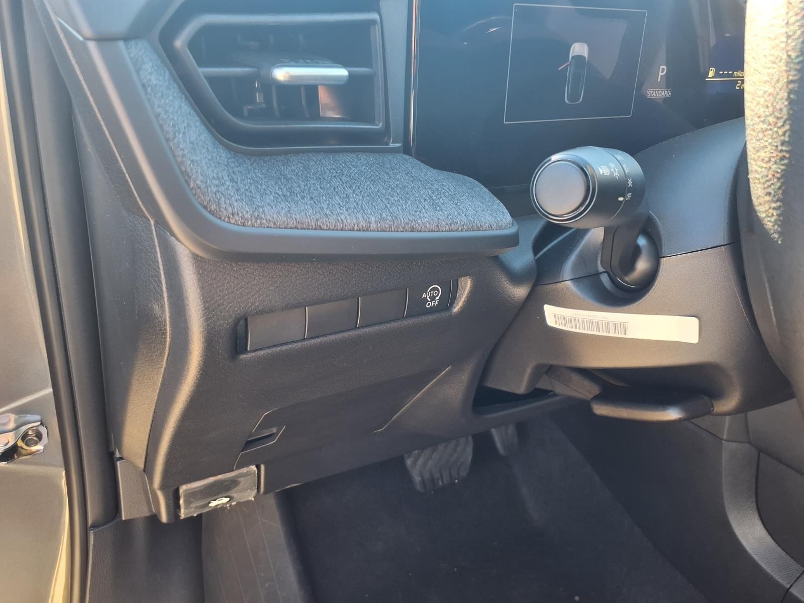 2027 Nissan Kicks photo 15 of 26