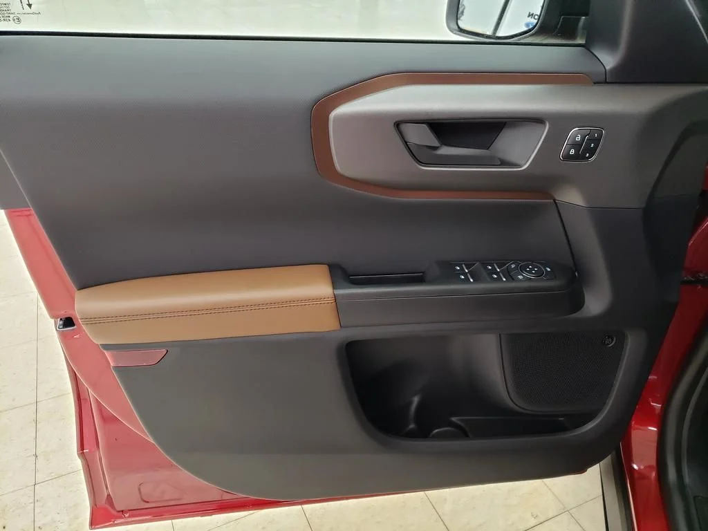 New 2025 Ruby Red Metallic Tinted Clearcoat Ford Outer Banks® image 11