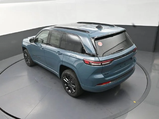New 2026 Steel Blue Exterior Paint Jeep Limited Reserve image 14