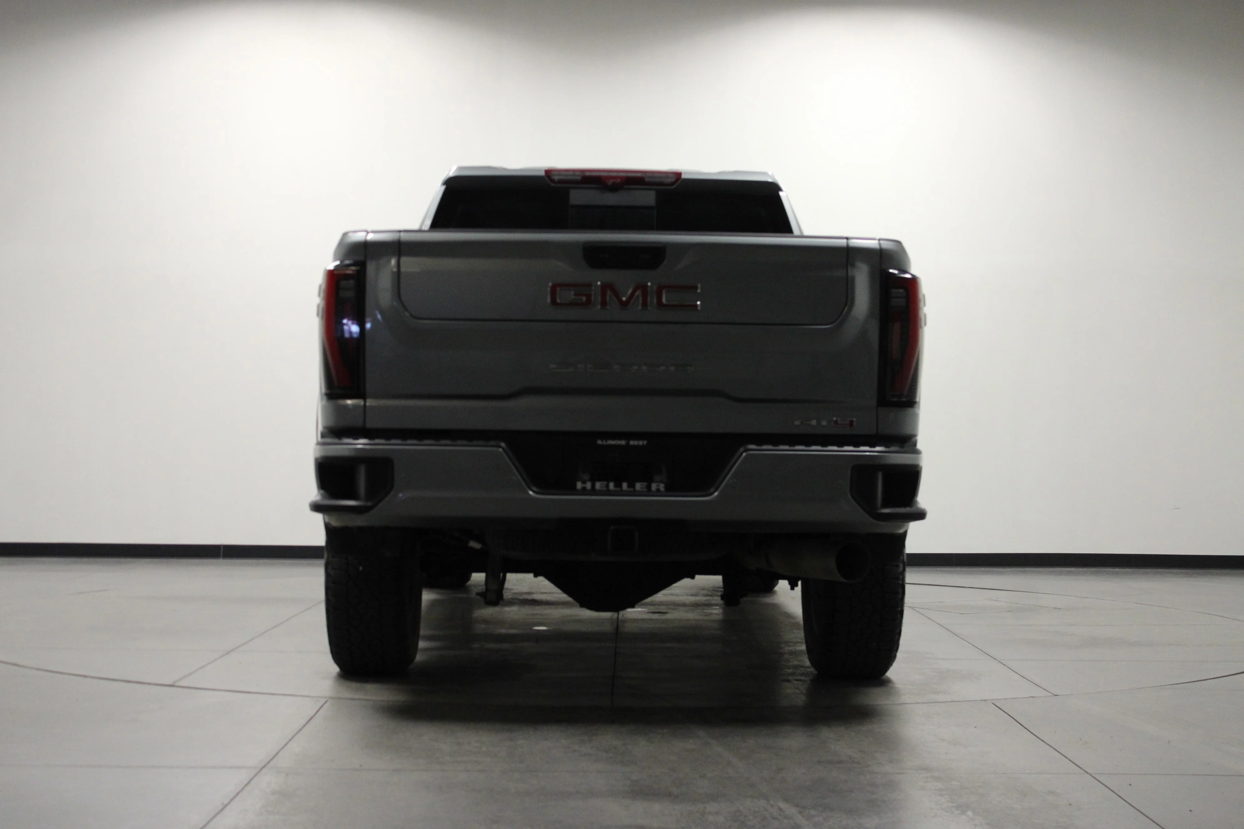 Used 2024 Sterling Metallic GMC AT4 image 5