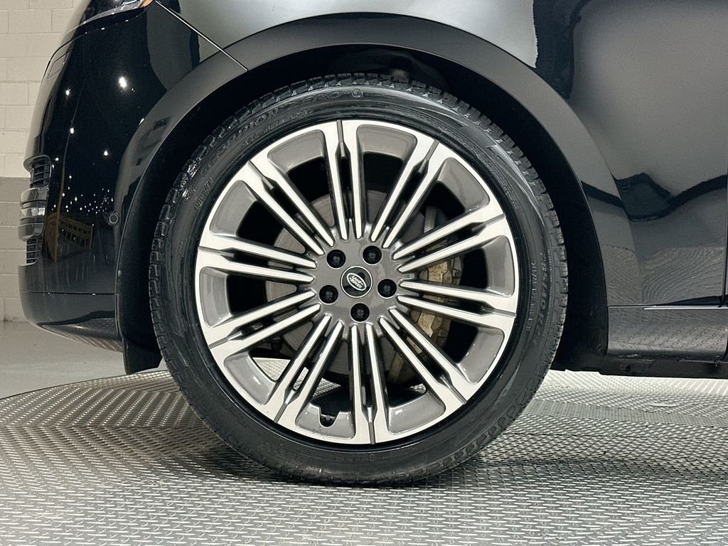 Used 2023 Santorini Black Metallic Land Rover SE image 17