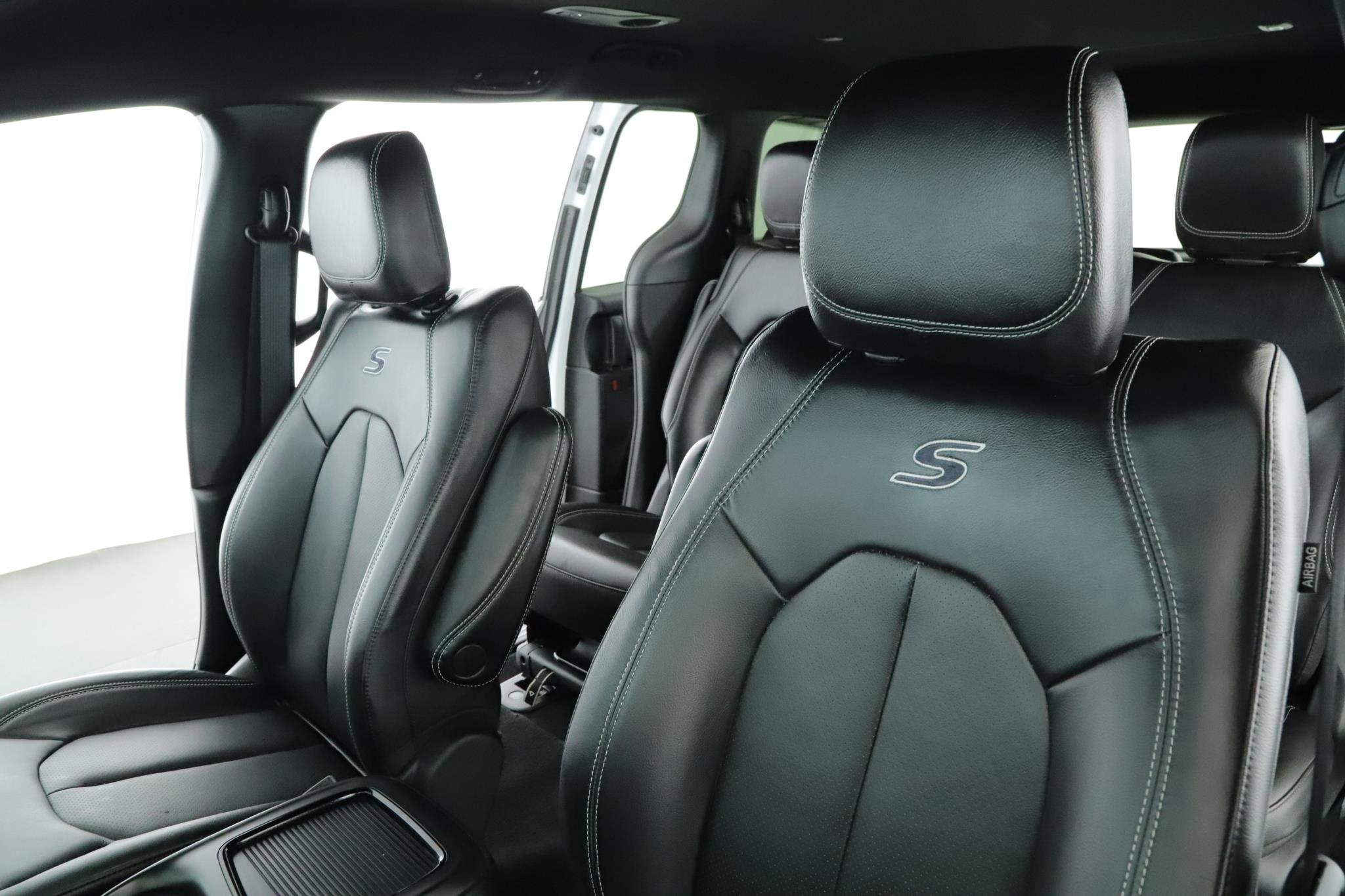 2022 Chrysler Pacifica Hybrid Touring L - Photo 6
