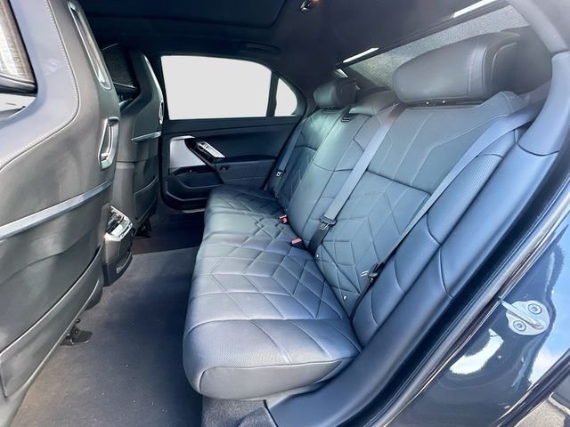 Certified Used 2024 Gray BMW xDrive60 image 26