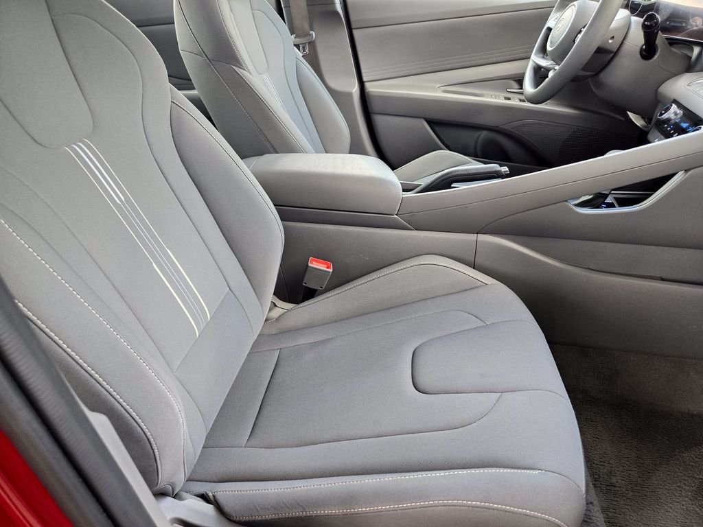 Used 2024 Red Hyundai SEL image 9