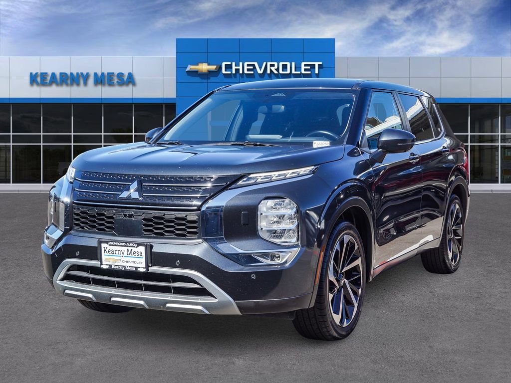 Used 2024 Black Mitsubishi SE image 3